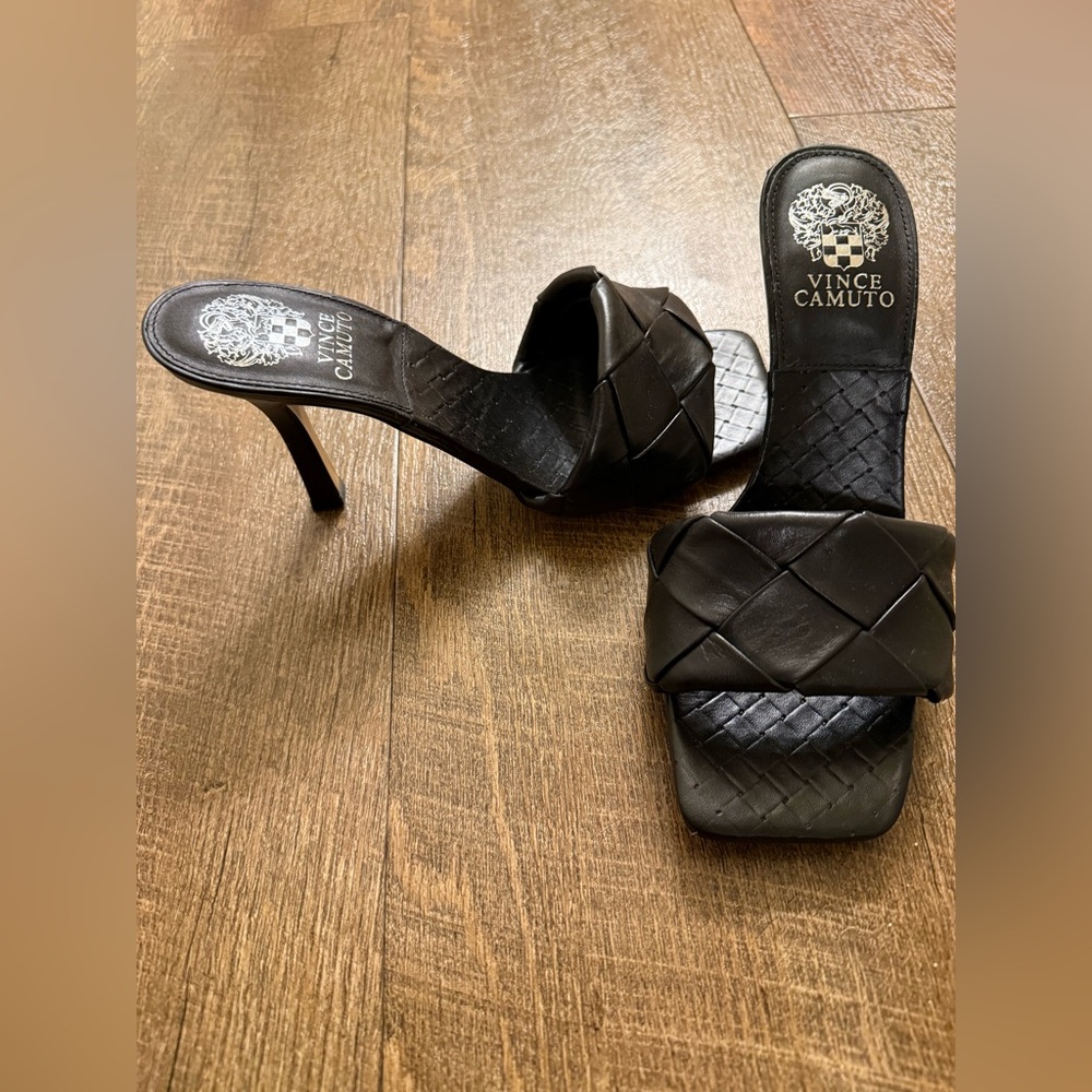 Vince camuto black endonta pintucked braided leather kitten heel, size 8 - Picture 2 of 8